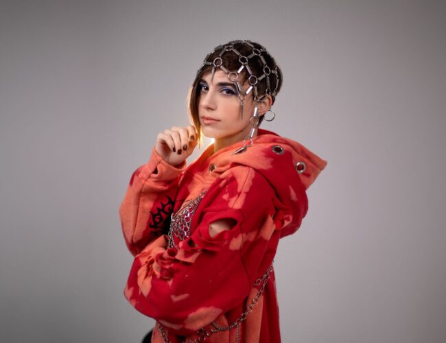 Após ano brilhante, Mila Journée abre 2025 com remix oficial para o espanhol AFFKT